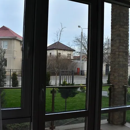 Corner House Aparthotel Odessa